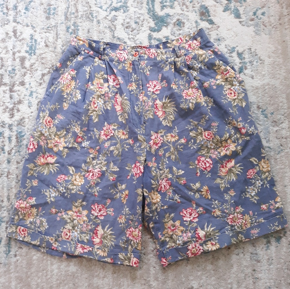 Vintage Size 12 Super High Waisted Pleated Shorts